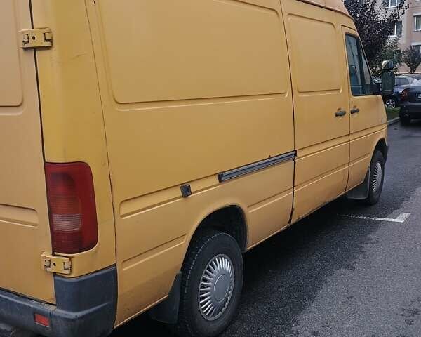 Жовтий Фольксваген ЛТ, об'ємом двигуна 2.46 л та пробігом 450 тис. км за 6700 $, фото 3 на Automoto.ua