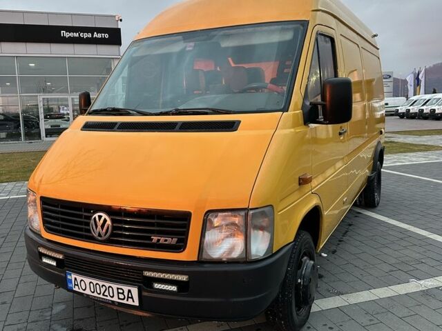 Желтый Фольксваген ЛТ, объемом двигателя 2.5 л и пробегом 443 тыс. км за 10790 $, фото 2 на Automoto.ua