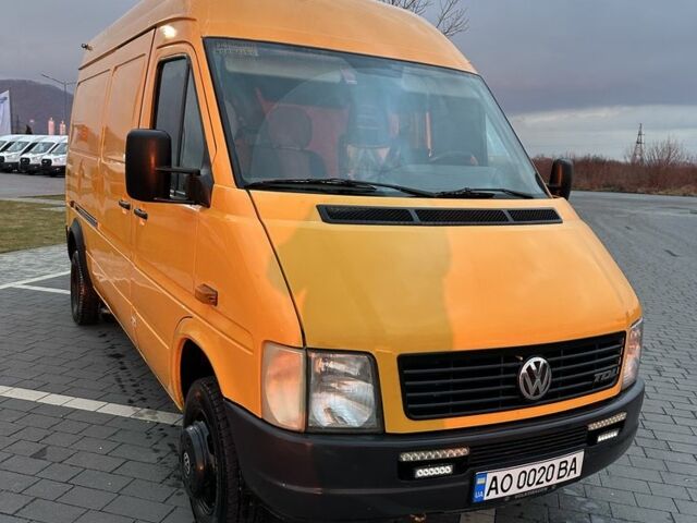 Желтый Фольксваген ЛТ, объемом двигателя 2.5 л и пробегом 443 тыс. км за 10790 $, фото 1 на Automoto.ua