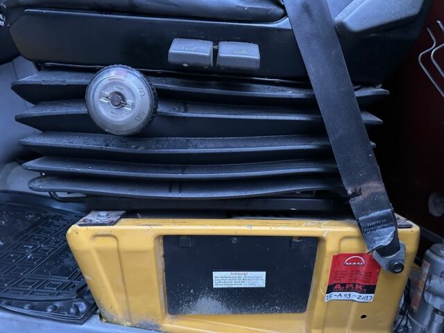 Желтый Фольксваген ЛТ, объемом двигателя 2.5 л и пробегом 443 тыс. км за 10790 $, фото 19 на Automoto.ua