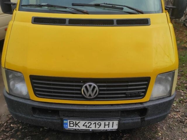 Желтый Фольксваген ЛТ, объемом двигателя 2.5 л и пробегом 928 тыс. км за 6800 $, фото 2 на Automoto.ua