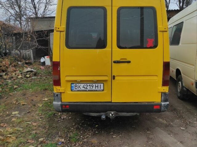 Желтый Фольксваген ЛТ, объемом двигателя 2.5 л и пробегом 928 тыс. км за 6800 $, фото 3 на Automoto.ua