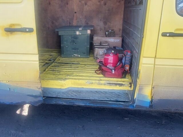 Желтый Фольксваген ЛТ, объемом двигателя 2.5 л и пробегом 380 тыс. км за 5600 $, фото 8 на Automoto.ua