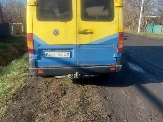 Желтый Фольксваген ЛТ, объемом двигателя 2.5 л и пробегом 380 тыс. км за 5600 $, фото 1 на Automoto.ua