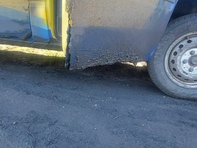 Желтый Фольксваген ЛТ, объемом двигателя 2.5 л и пробегом 380 тыс. км за 5600 $, фото 7 на Automoto.ua