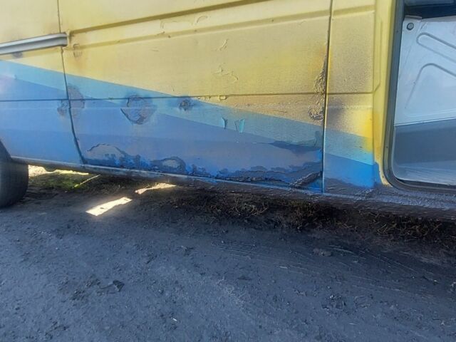 Желтый Фольксваген ЛТ, объемом двигателя 2.5 л и пробегом 380 тыс. км за 5600 $, фото 6 на Automoto.ua