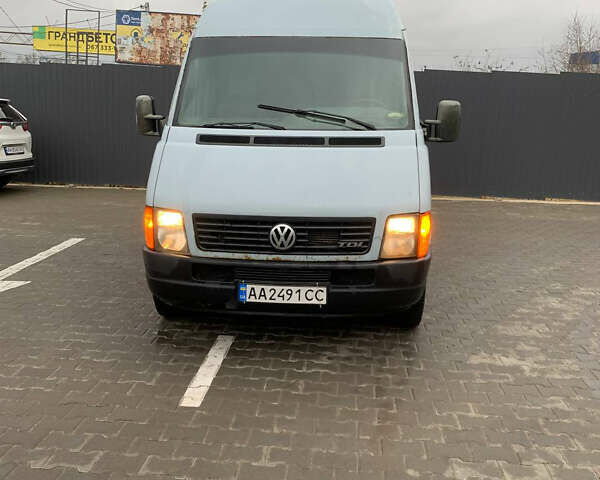 Серый Фольксваген ЛТ, объемом двигателя 2.46 л и пробегом 571 тыс. км за 4850 $, фото 1 на Automoto.ua