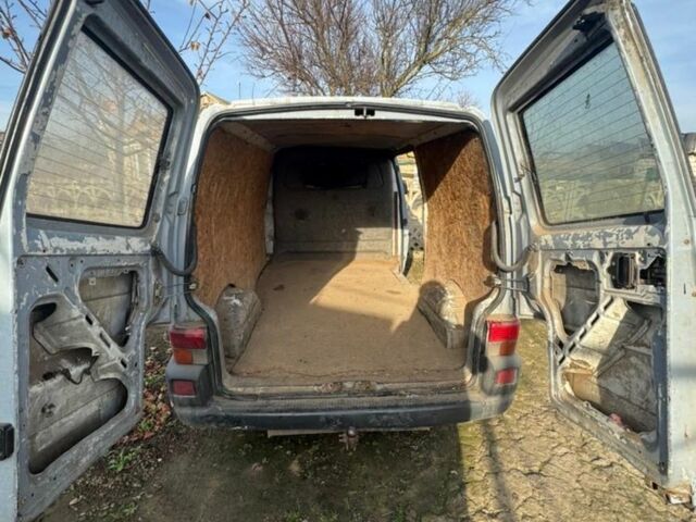 Сірий Фольксваген ЛТ, об'ємом двигуна 2.4 л та пробігом 360 тис. км за 3800 $, фото 3 на Automoto.ua