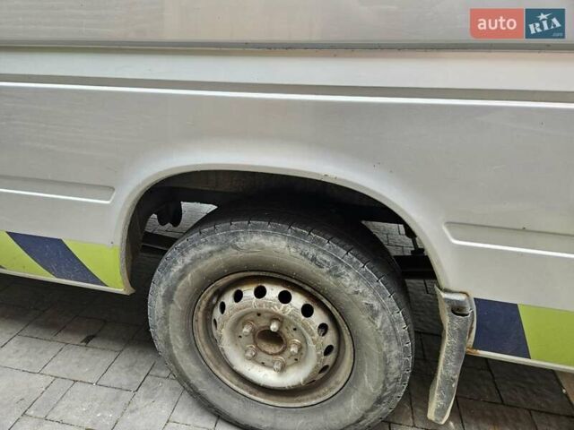 Сірий Фольксваген ЛТ, об'ємом двигуна 2.5 л та пробігом 580 тис. км за 7500 $, фото 5 на Automoto.ua