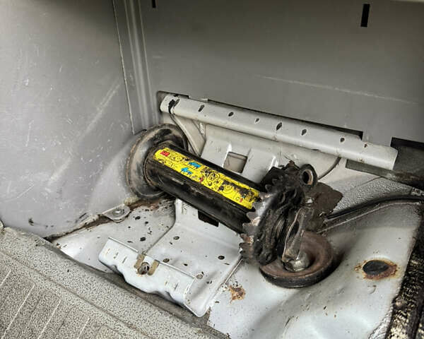 Сірий Фольксваген ЛТ, об'ємом двигуна 2.5 л та пробігом 467 тис. км за 8500 $, фото 9 на Automoto.ua