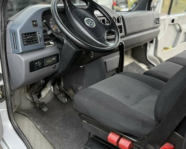 Серый Фольксваген ЛТ, объемом двигателя 2.8 л и пробегом 600 тыс. км за 11300 $, фото 5 на Automoto.ua