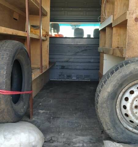 Серый Фольксваген ЛТ, объемом двигателя 2.4 л и пробегом 245 тыс. км за 7200 $, фото 4 на Automoto.ua