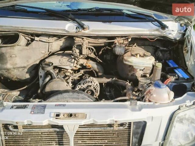 Серый Фольксваген ЛТ, объемом двигателя 2.4 л и пробегом 245 тыс. км за 7200 $, фото 5 на Automoto.ua