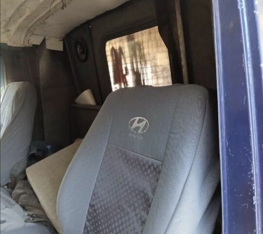 Синий Фольксваген ЛТ, объемом двигателя 2.4 л и пробегом 600 тыс. км за 1600 $, фото 2 на Automoto.ua