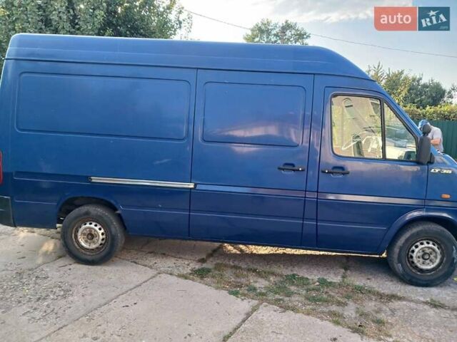 Синий Фольксваген ЛТ, объемом двигателя 0 л и пробегом 247 тыс. км за 9000 $, фото 1 на Automoto.ua