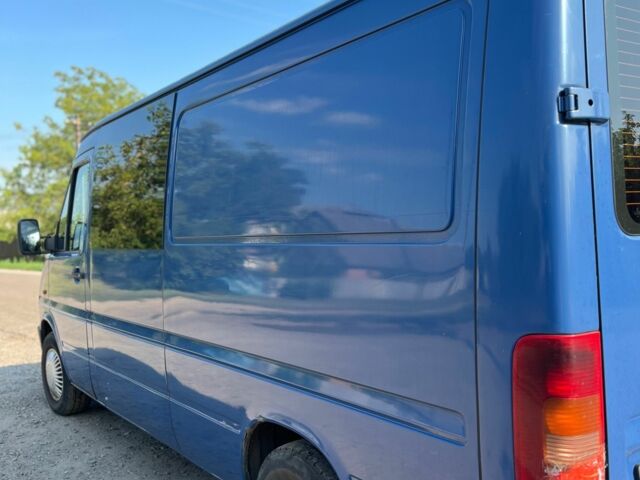 Синий Фольксваген ЛТ, объемом двигателя 2.46 л и пробегом 685 тыс. км за 7500 $, фото 2 на Automoto.ua