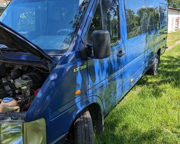 Синий Фольксваген ЛТ, объемом двигателя 2.46 л и пробегом 350 тыс. км за 8499 $, фото 1 на Automoto.ua