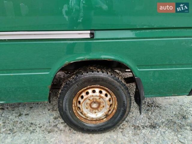 Зеленый Фольксваген ЛТ, объемом двигателя 2.5 л и пробегом 293 тыс. км за 4500 $, фото 2 на Automoto.ua