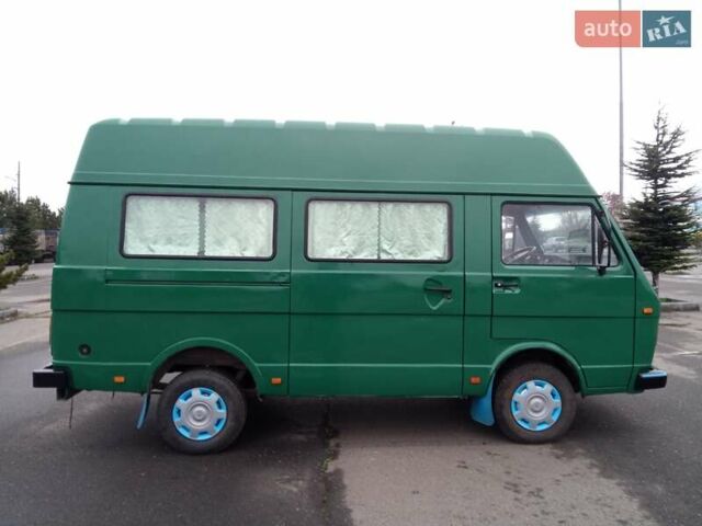 Зеленый Фольксваген ЛТ, объемом двигателя 2.4 л и пробегом 500 тыс. км за 2700 $, фото 2 на Automoto.ua