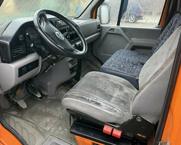 Помаранчевий Фольксваген ЛТ, об'ємом двигуна 2.46 л та пробігом 320 тис. км за 5200 $, фото 10 на Automoto.ua