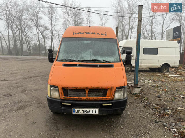 Помаранчевий Фольксваген ЛТ, об'ємом двигуна 2.46 л та пробігом 320 тис. км за 5200 $, фото 2 на Automoto.ua