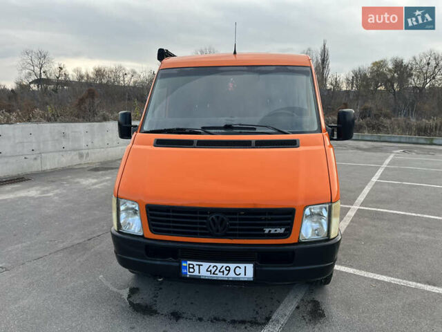 Помаранчевий Фольксваген ЛТ, об'ємом двигуна 2.46 л та пробігом 383 тис. км за 8400 $, фото 1 на Automoto.ua