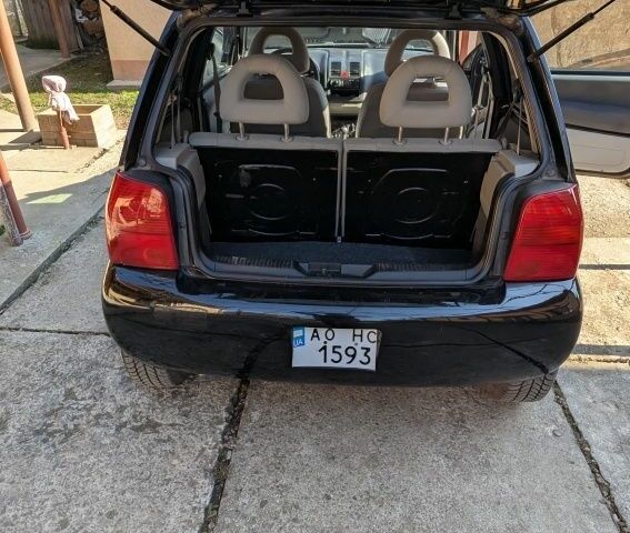 Черный Фольксваген Лупо, объемом двигателя 1.4 л и пробегом 193 тыс. км за 1800 $, фото 6 на Automoto.ua