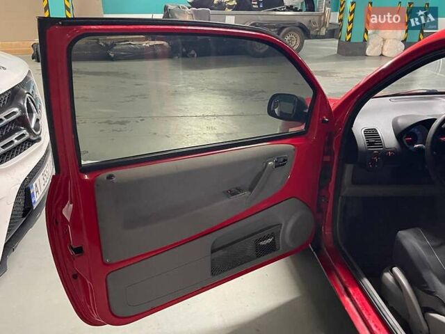 Красный Фольксваген Лупо, объемом двигателя 1 л и пробегом 313 тыс. км за 2400 $, фото 6 на Automoto.ua