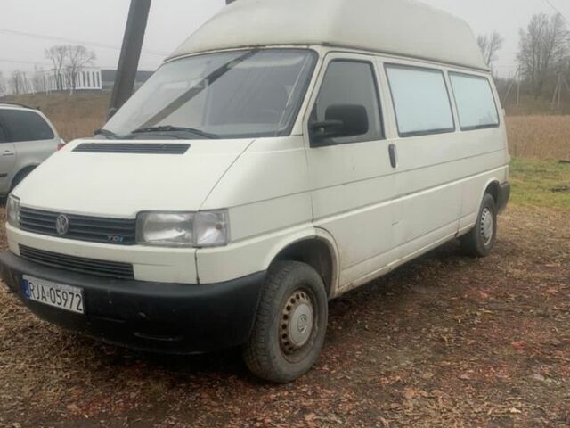 Белый Фольксваген Мультиван, объемом двигателя 0 л и пробегом 350 тыс. км за 2800 $, фото 2 на Automoto.ua