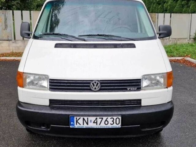 Фольксваген Мультиван 2001 в Ивано-Франковске на Automoto.ua Белый Фольксваген Мультиван, объемом двигателя 2.5 л и пробегом 217 тыс. км за 1800 $, фото 2 на Automoto.ua