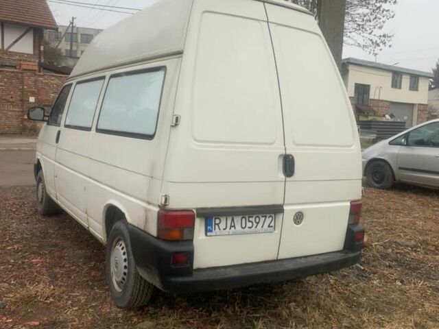 Белый Фольксваген Мультиван, объемом двигателя 0 л и пробегом 350 тыс. км за 2800 $, фото 1 на Automoto.ua