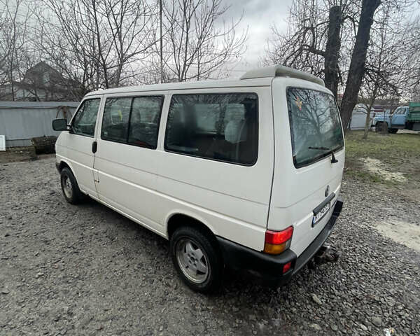 Белый Фольксваген Мультиван, объемом двигателя 2.46 л и пробегом 222 тыс. км за 4700 $, фото 6 на Automoto.ua