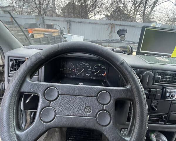 Белый Фольксваген Мультиван, объемом двигателя 2.46 л и пробегом 222 тыс. км за 4700 $, фото 10 на Automoto.ua