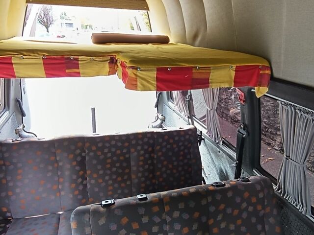 Белый Фольксваген Мультиван, объемом двигателя 2.4 л и пробегом 350 тыс. км за 3880 $, фото 6 на Automoto.ua