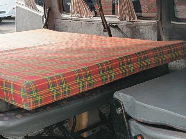 Белый Фольксваген Мультиван, объемом двигателя 2.4 л и пробегом 350 тыс. км за 3880 $, фото 10 на Automoto.ua