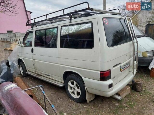 Белый Фольксваген Мультиван, объемом двигателя 2.4 л и пробегом 10 тыс. км за 8200 $, фото 1 на Automoto.ua