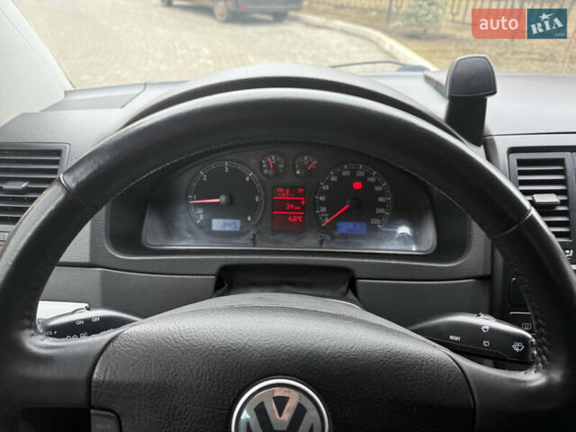 Белый Фольксваген Мультиван, объемом двигателя 1.9 л и пробегом 286 тыс. км за 10900 $, фото 9 на Automoto.ua