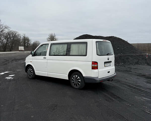 Белый Фольксваген Мультиван, объемом двигателя 1.9 л и пробегом 300 тыс. км за 8000 $, фото 4 на Automoto.ua