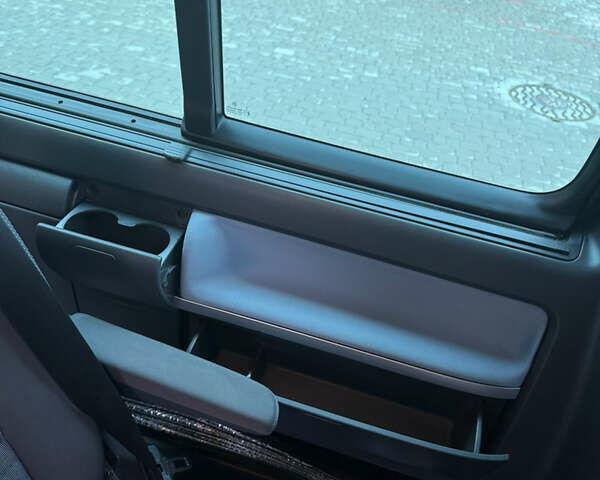 Белый Фольксваген Мультиван, объемом двигателя 1.9 л и пробегом 286 тыс. км за 10900 $, фото 14 на Automoto.ua