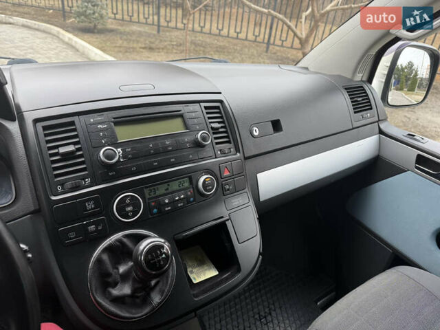 Белый Фольксваген Мультиван, объемом двигателя 1.9 л и пробегом 286 тыс. км за 10900 $, фото 10 на Automoto.ua