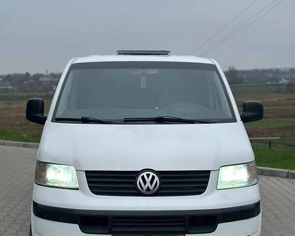 Белый Фольксваген Мультиван, объемом двигателя 1.9 л и пробегом 300 тыс. км за 6999 $, фото 12 на Automoto.ua