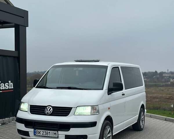 Белый Фольксваген Мультиван, объемом двигателя 1.9 л и пробегом 300 тыс. км за 6999 $, фото 14 на Automoto.ua
