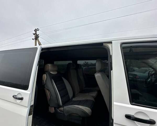 Белый Фольксваген Мультиван, объемом двигателя 1.9 л и пробегом 300 тыс. км за 6999 $, фото 16 на Automoto.ua