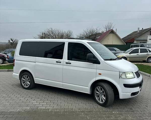 Белый Фольксваген Мультиван, объемом двигателя 1.9 л и пробегом 300 тыс. км за 6999 $, фото 23 на Automoto.ua