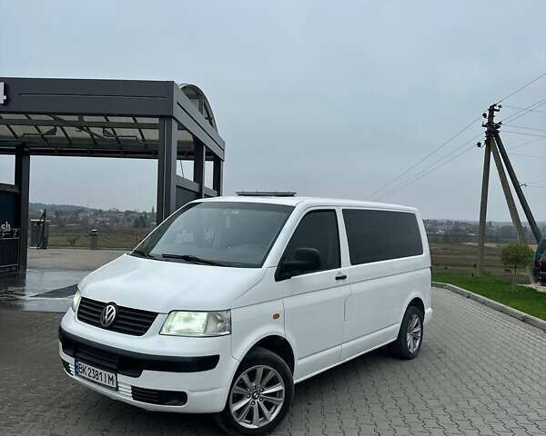 Белый Фольксваген Мультиван, объемом двигателя 1.9 л и пробегом 300 тыс. км за 6999 $, фото 17 на Automoto.ua