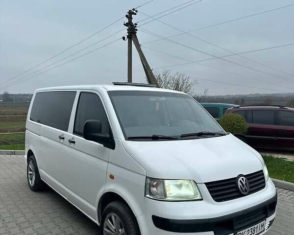 Белый Фольксваген Мультиван, объемом двигателя 1.9 л и пробегом 300 тыс. км за 6999 $, фото 9 на Automoto.ua
