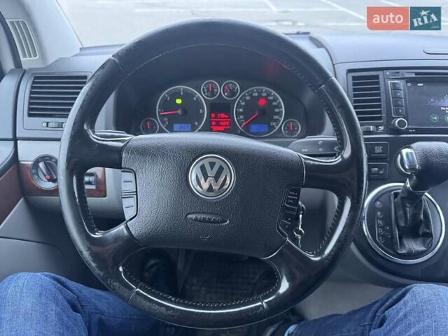 Білий Фольксваген Мультиван, об'ємом двигуна 2.46 л та пробігом 289 тис. км за 13500 $, фото 12 на Automoto.ua