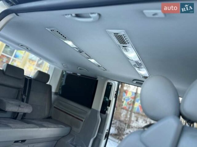 Белый Фольксваген Мультиван, объемом двигателя 2.5 л и пробегом 200 тыс. км за 13999 $, фото 27 на Automoto.ua