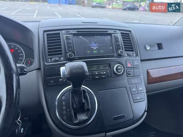 Білий Фольксваген Мультиван, об'ємом двигуна 2.46 л та пробігом 289 тис. км за 13500 $, фото 15 на Automoto.ua