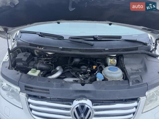 Білий Фольксваген Мультиван, об'ємом двигуна 2.46 л та пробігом 289 тис. км за 13500 $, фото 32 на Automoto.ua